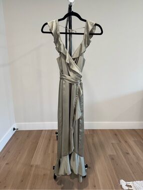 NWT Show Me Your Mumu Samantha Ruffle Wrap Dress, Moss Green Luxe Satin